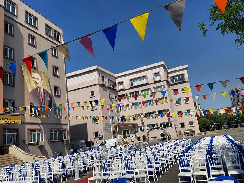 Mezuniyet balosu organizasyonu masa sandalye düzeni